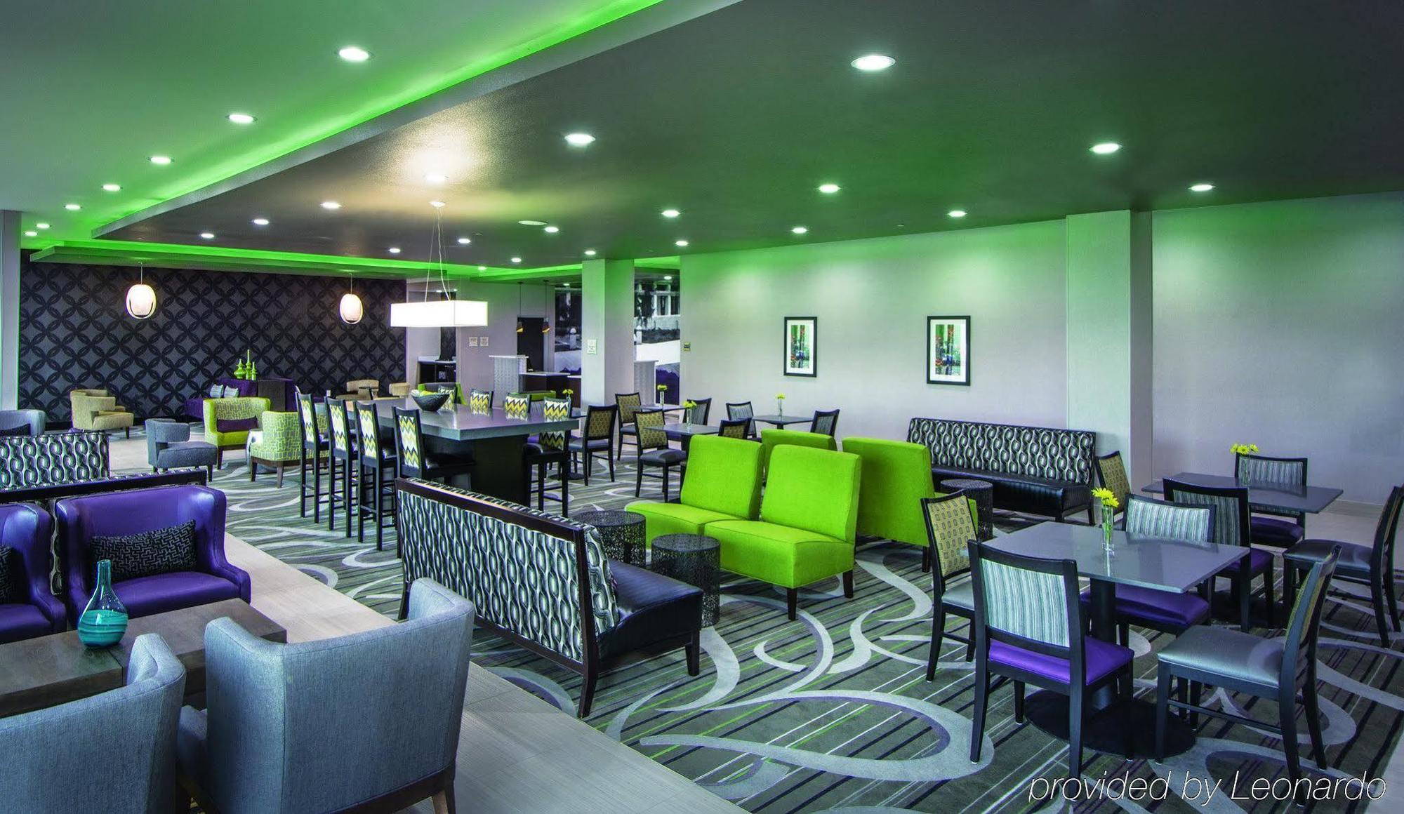 La Quinta By Wyndham College Station South Hotel Bagian luar foto