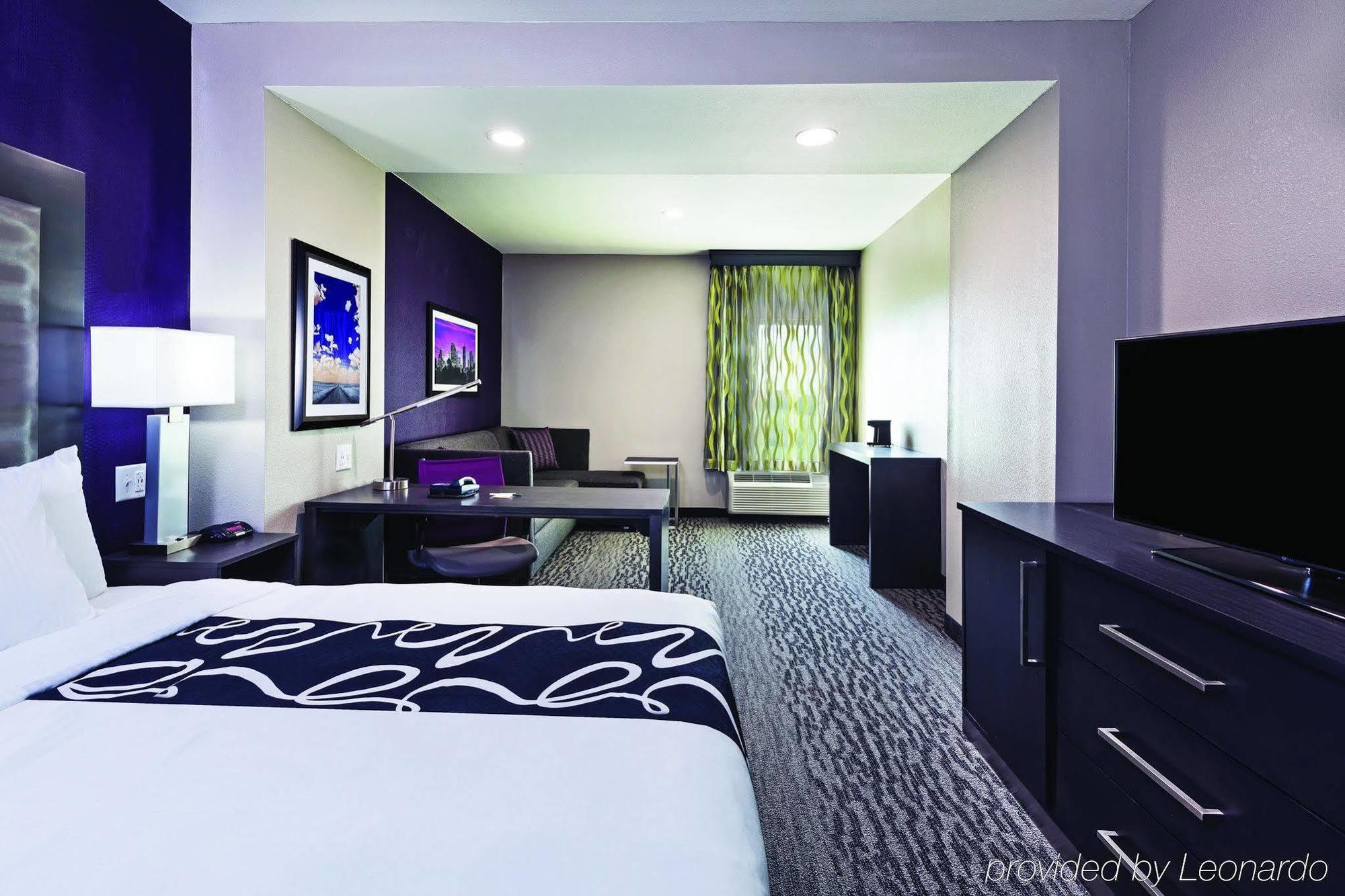 La Quinta By Wyndham College Station South Hotel Bagian luar foto